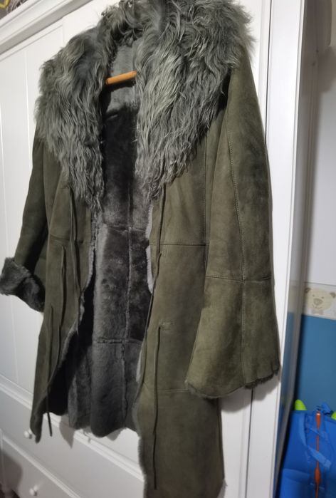 Haina blana culoare verde