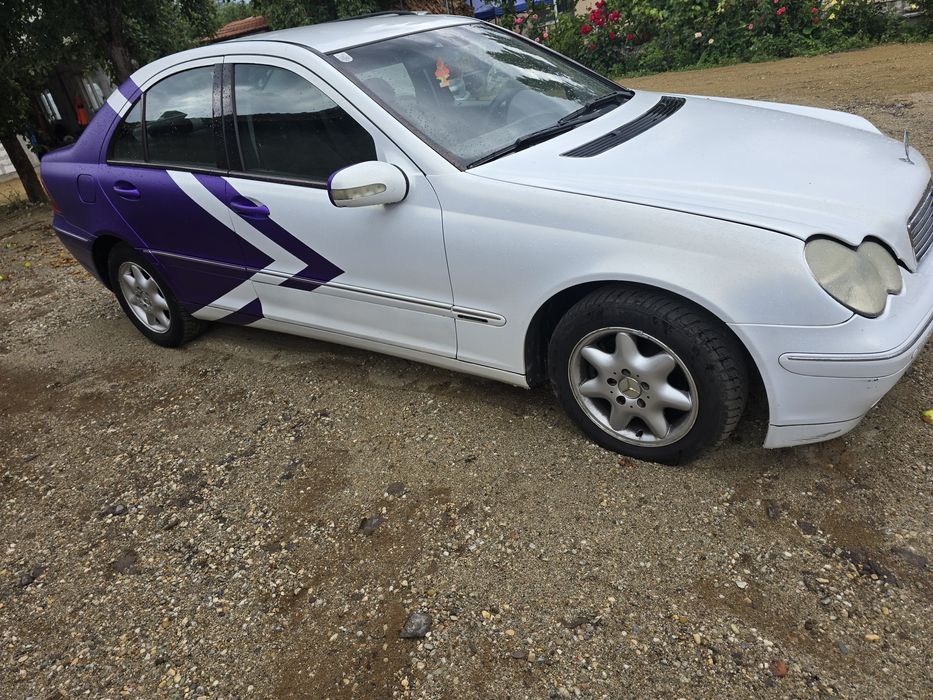 Vând sau schimb Mercedes Benz