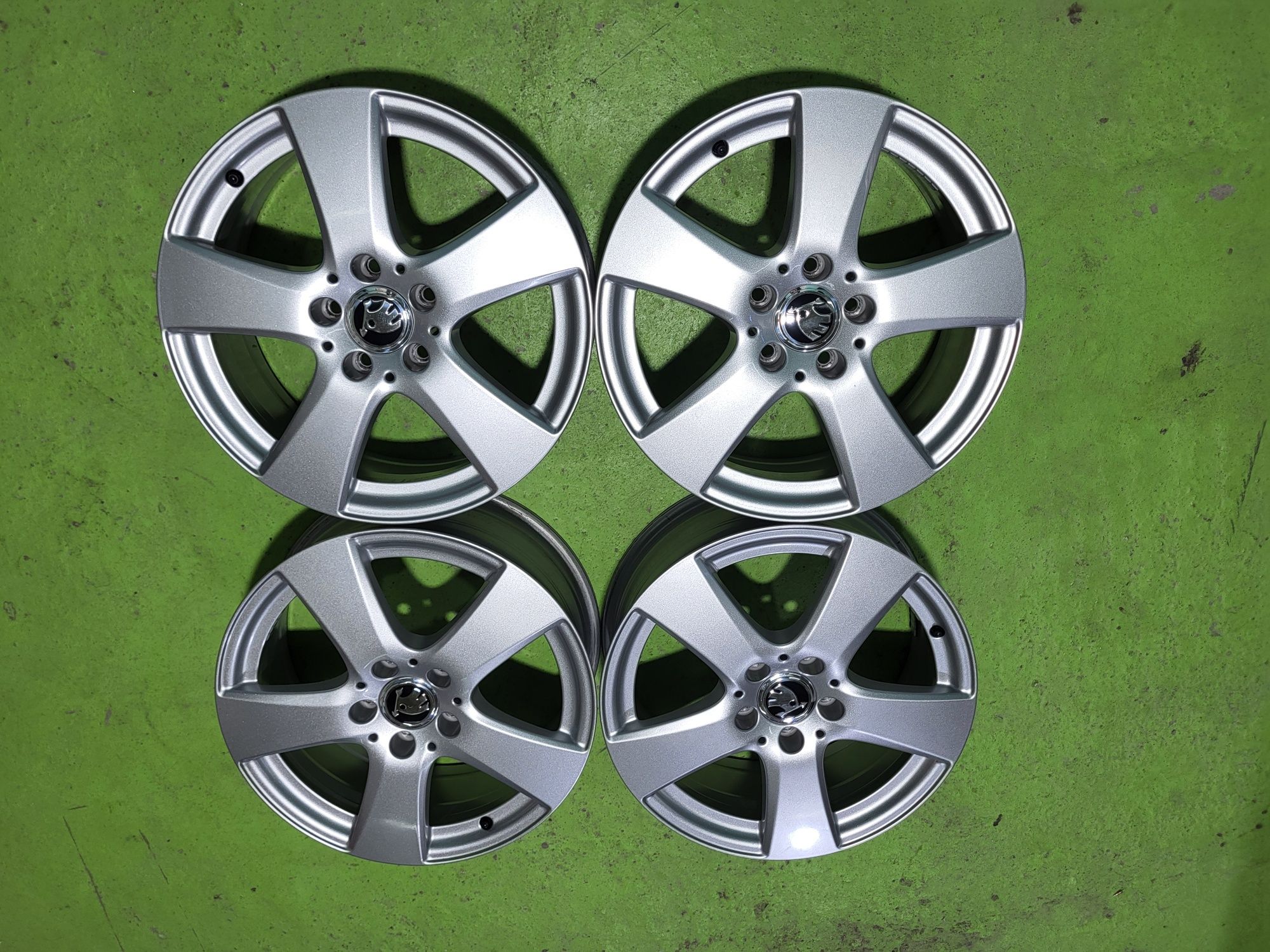 17 5x112 Skoda лети джанти 5х112 шкода