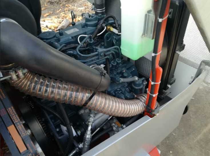 Tocator PROFESIONAL cu motor DIESEL 25 cai de la Ventura