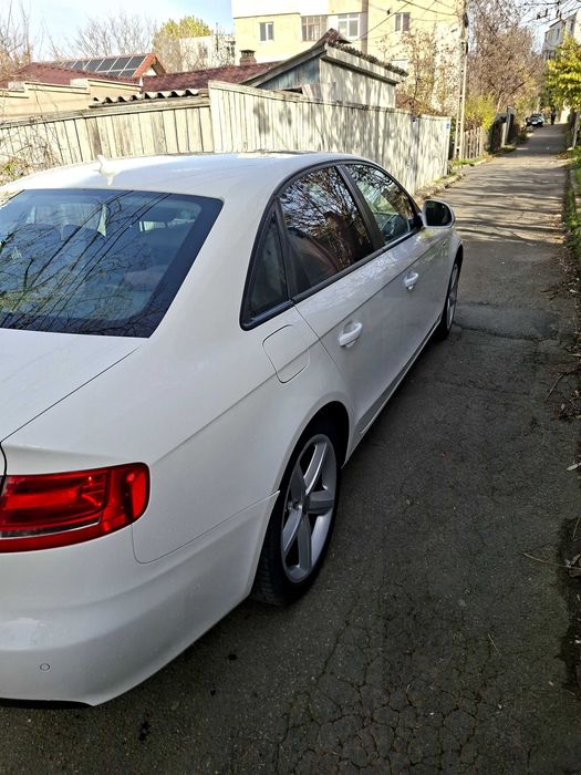 Vând Audi A4 b8 2.0 tdi an 2009
