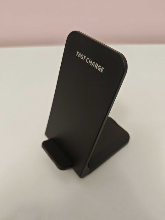 Безжично зарядно-стойка 3-в-1 за iPhone/Samsung, Apple Watch и AirPods