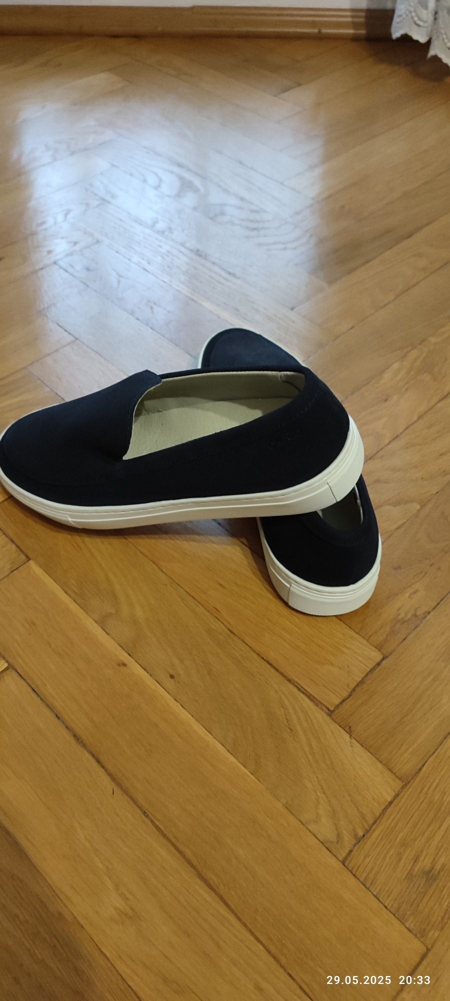 Vând mocasini mărime 42