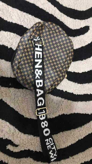 Rucsac mini damă, model elegant, stare foarte bună