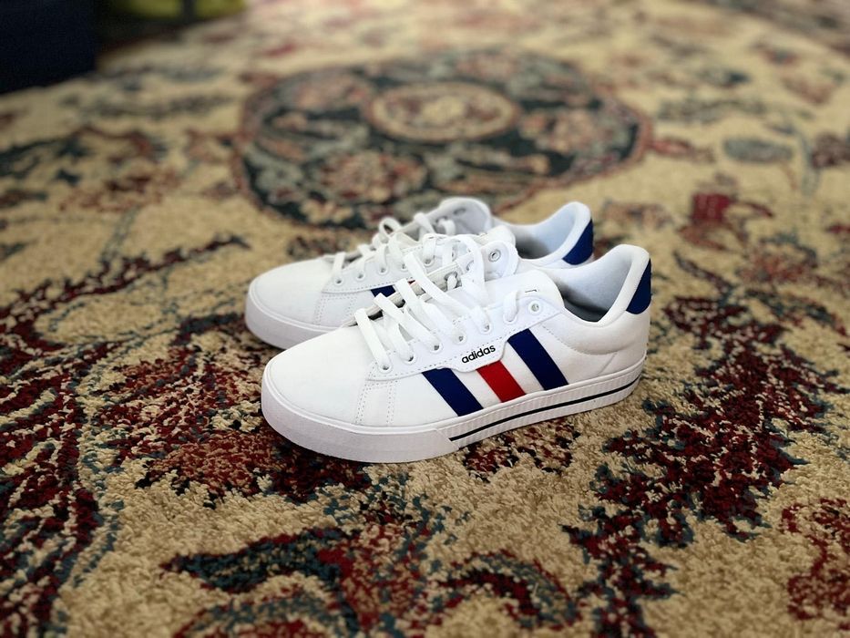 Papuci Adidas noi