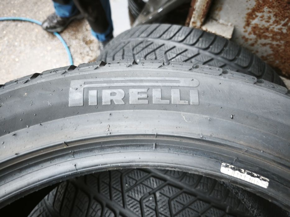 245/45/19" 4бр Pirelli sotozero3 winter, dot2022,6-7mm