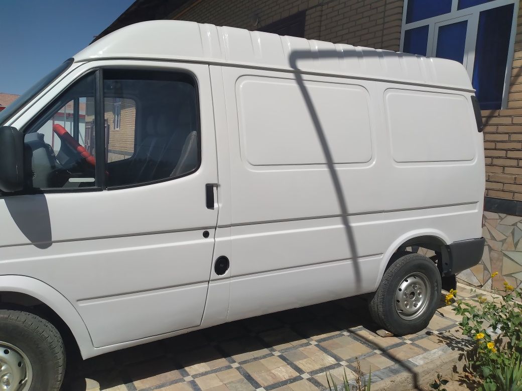 Ford Transit sotiladi