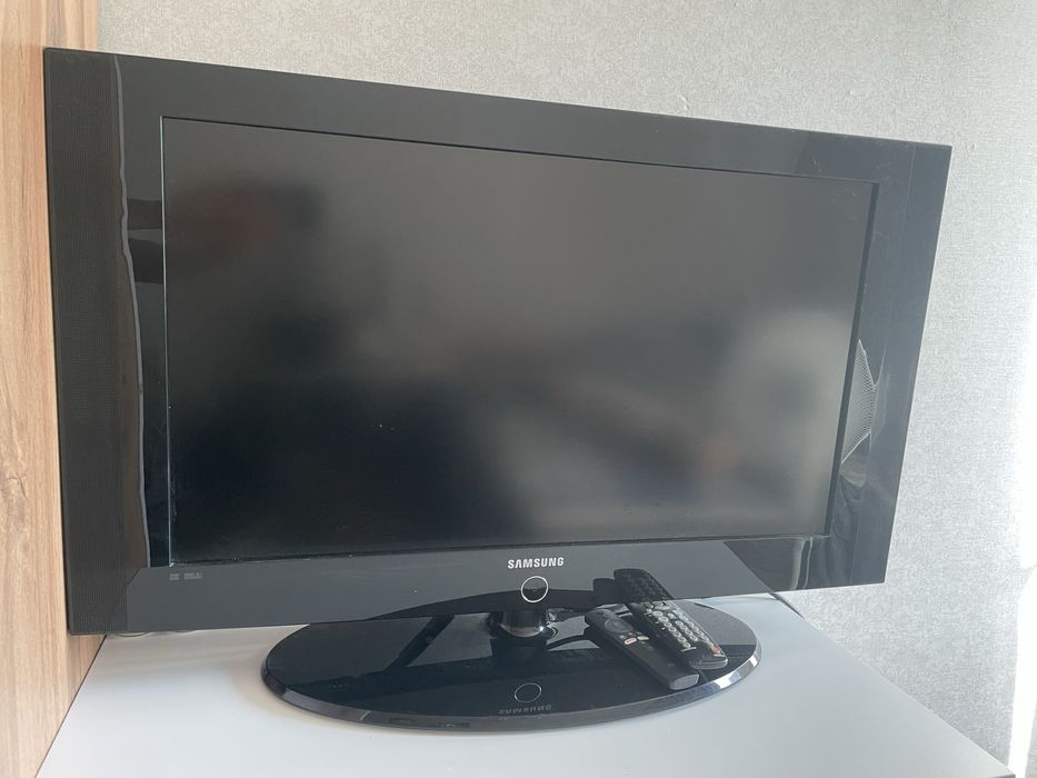 Телевизор SAMSUNG smart tv
