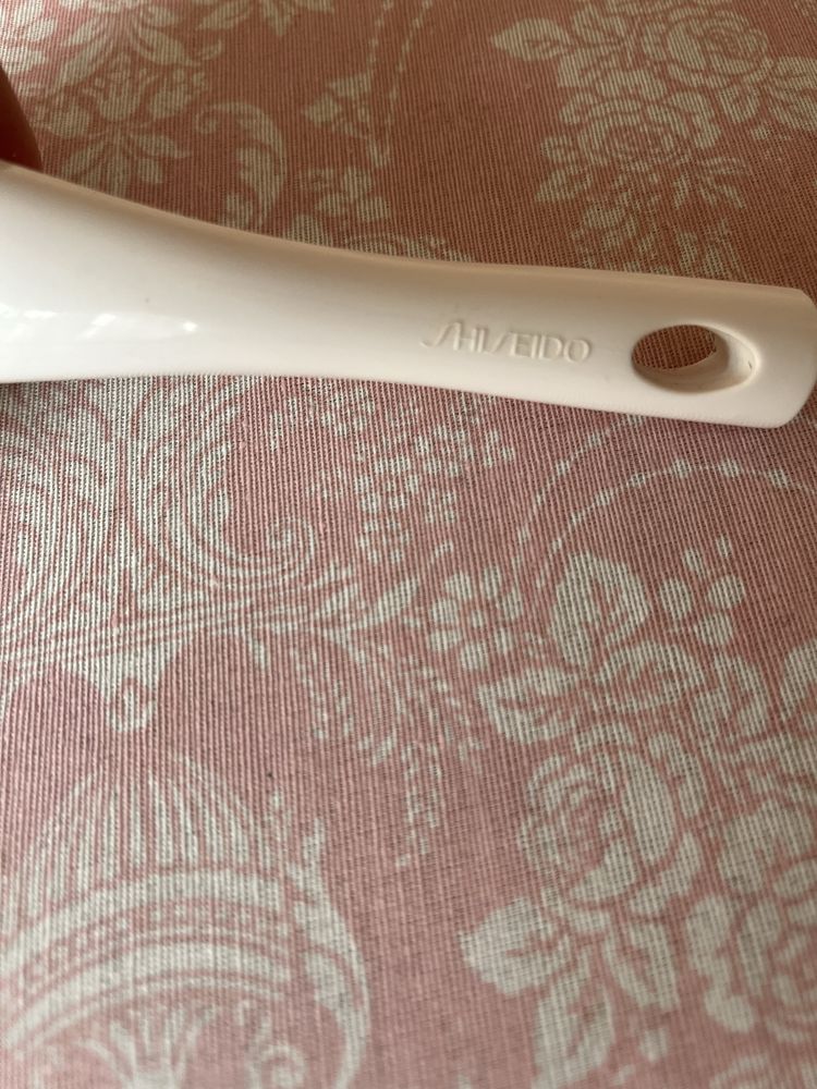Shiseido четка за лице
