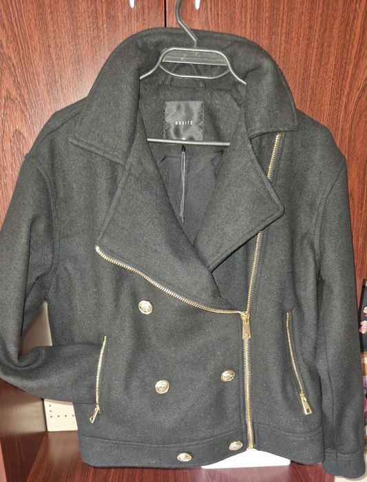 Дамсkо палто mohito р-р S, но отговаря на М + подарък овърсайз блуза!