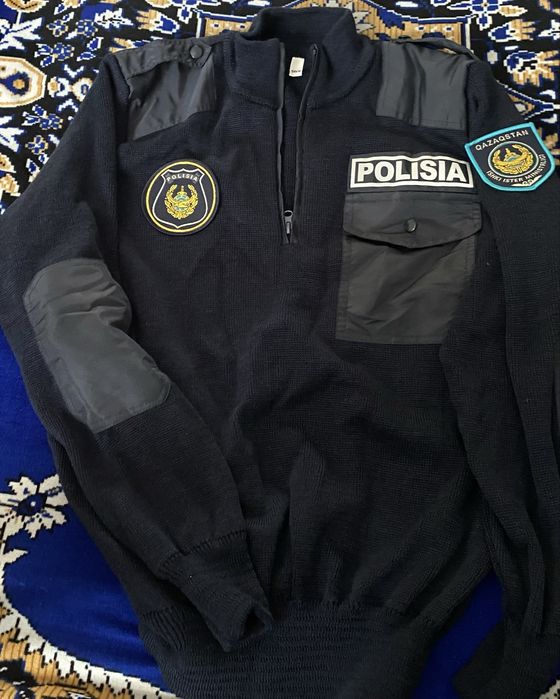 Свитер сатылады размер 50……………….