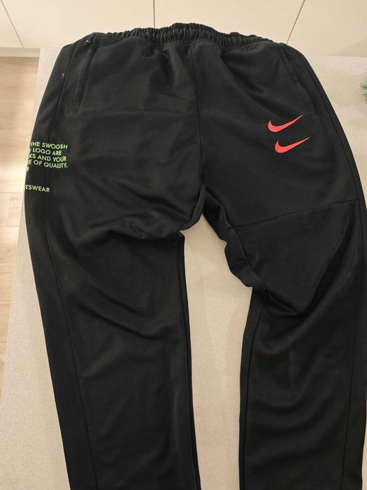 Мъжко долнище Nike, M, като ново