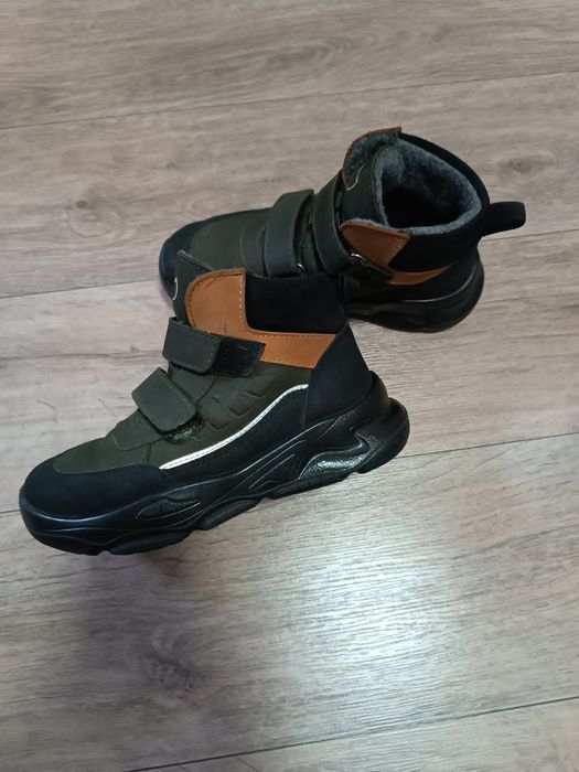 Детские ботинки.