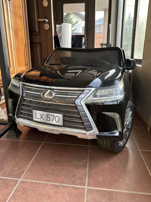Электромобиль lexus
