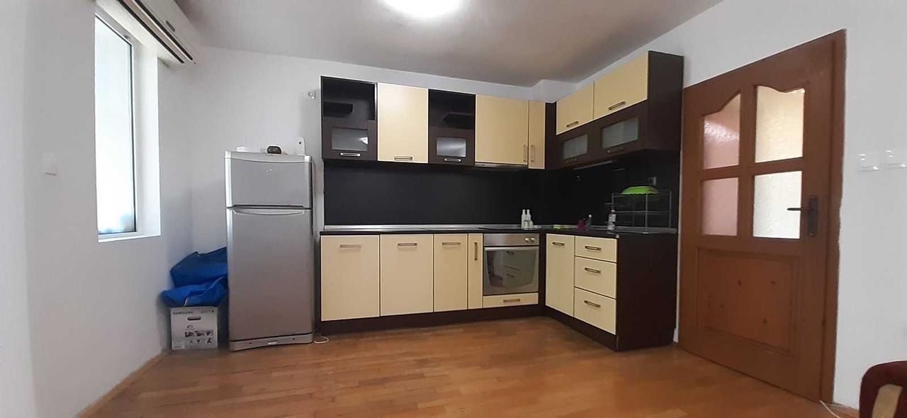 Дава се под наем Двустаен апартамент в Варна, Център - 68 кв.м за 408 € - Снимка #5