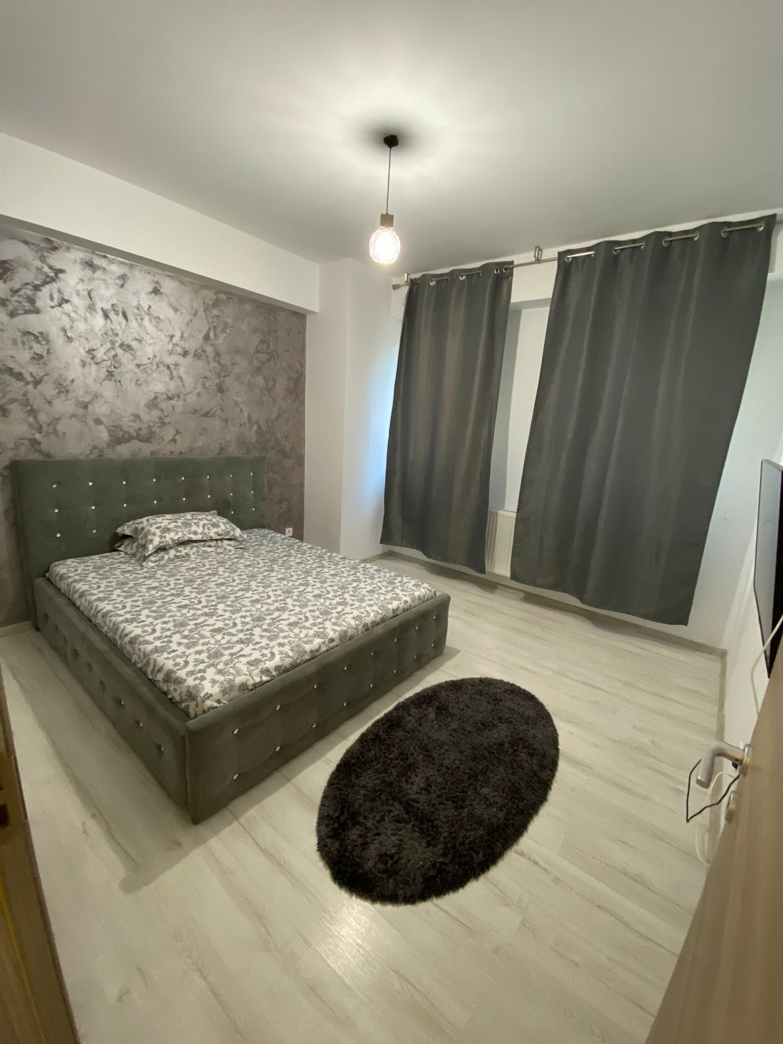 Vând apartament !!zona craiovița ,bulevardul Dacia