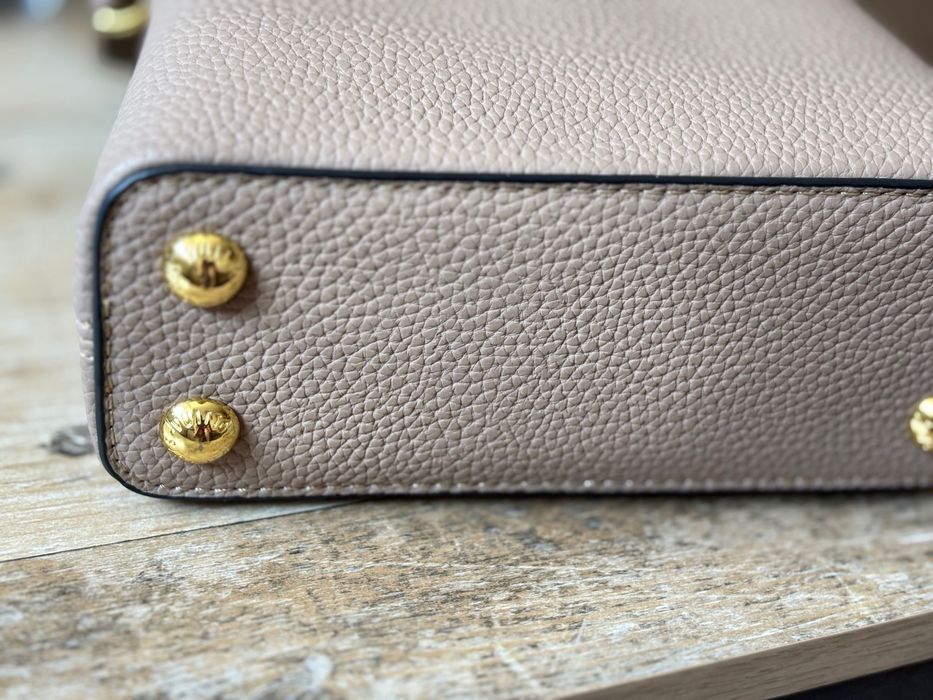 Geanta Louis Vuitton Capucines mini