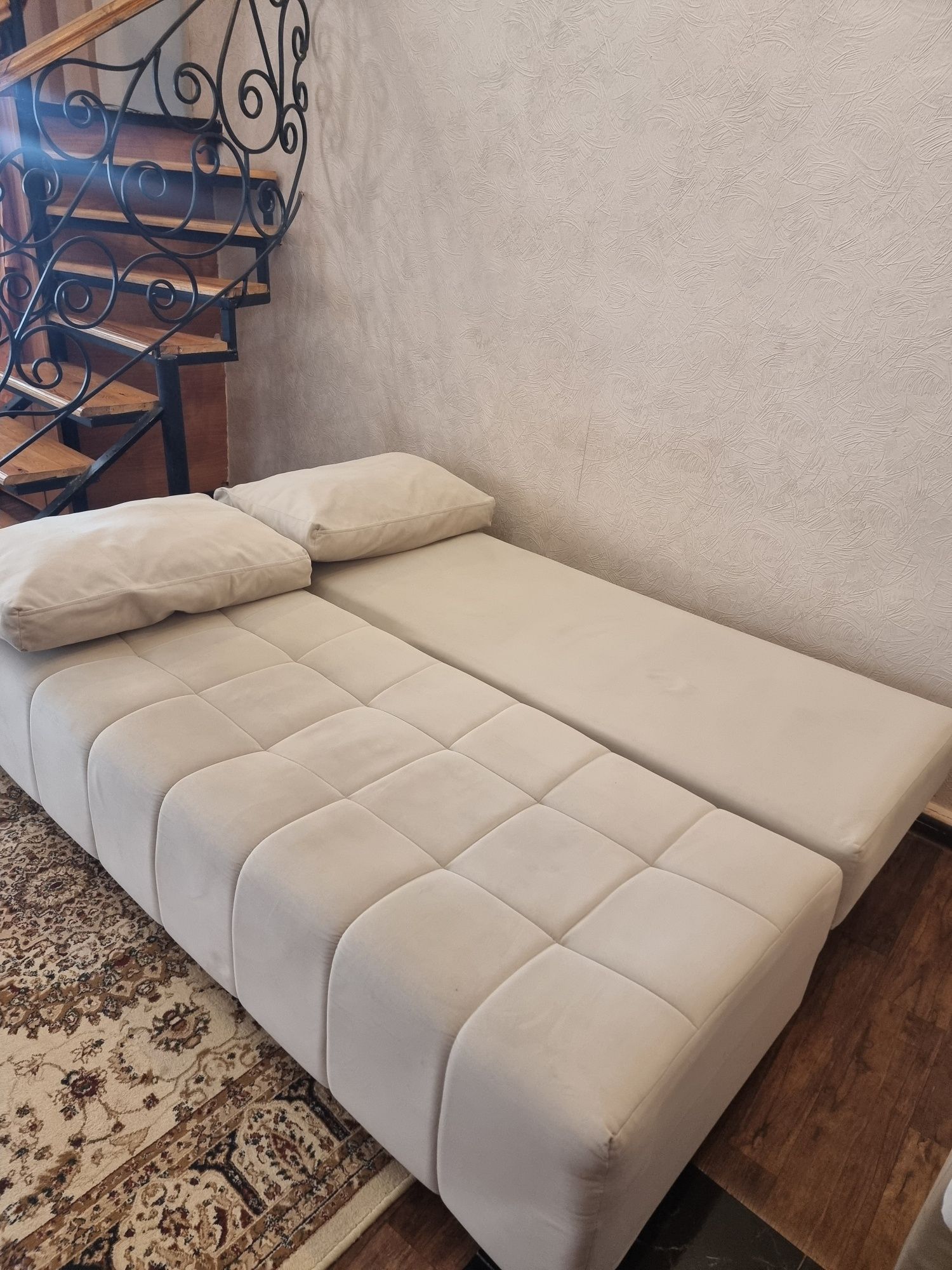 Продам диван кровать.