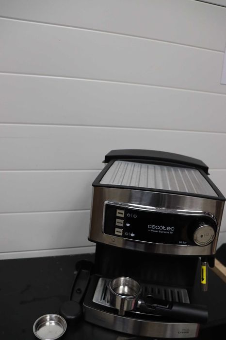 Ръчна еспресо кафемашина Cecotec Power Espresso 850 W, 20bar,1,5L