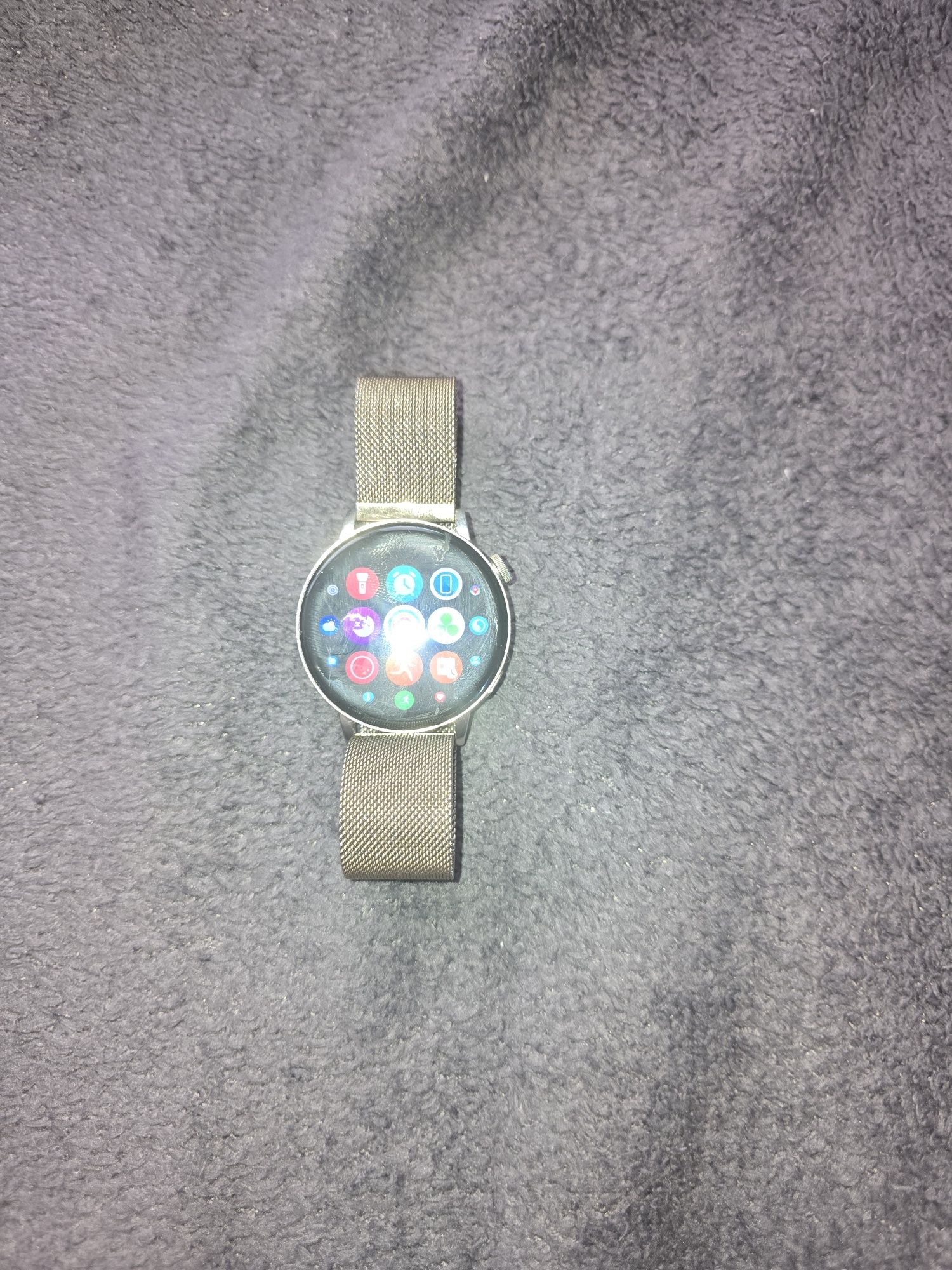 Продавам huawei gt 3 42mm дамския вариант