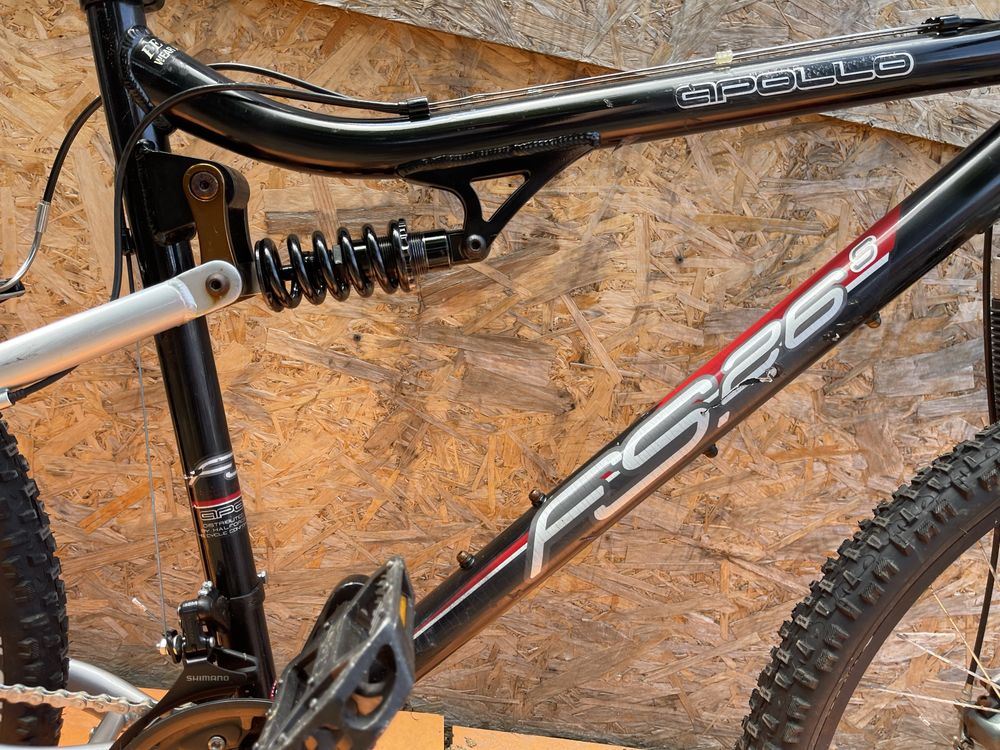 Bicicleta apollo frana pe disc roti 26” cadru aluminiu