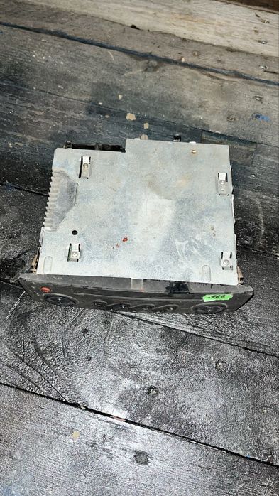 Radio casetofon original Renault