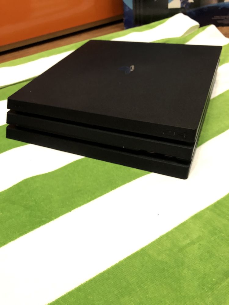 Sony PlayStation pro 4 slim 1 TB+2 джостика+игра(МК)