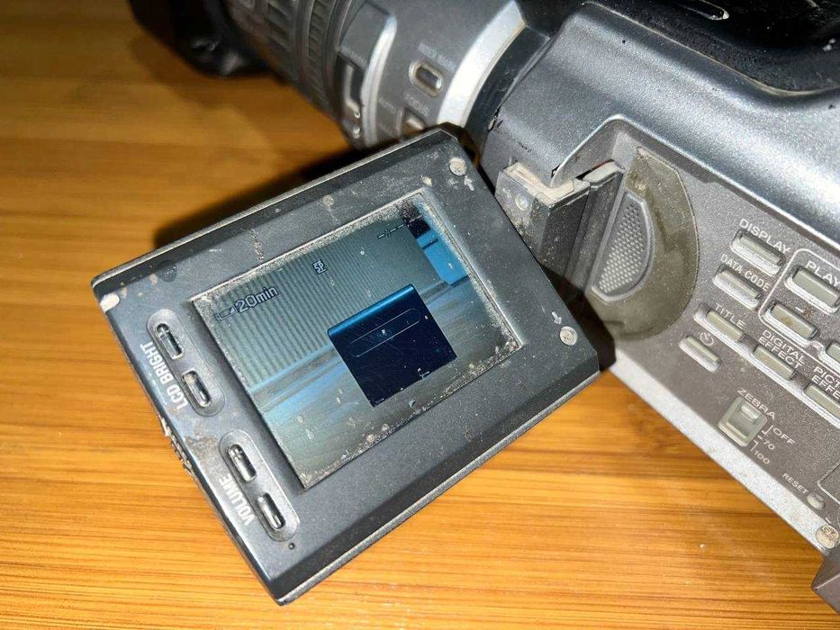 Видеокамера sony DCR-VX2100e pal ( требуется профилактика )