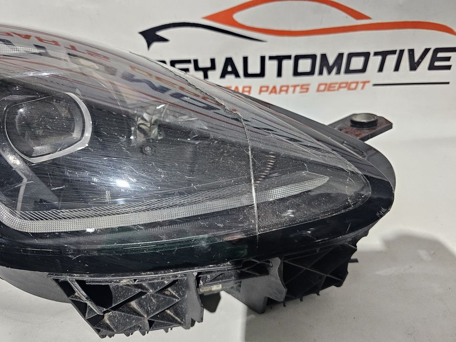 Far dreapta led Maserati Grecale