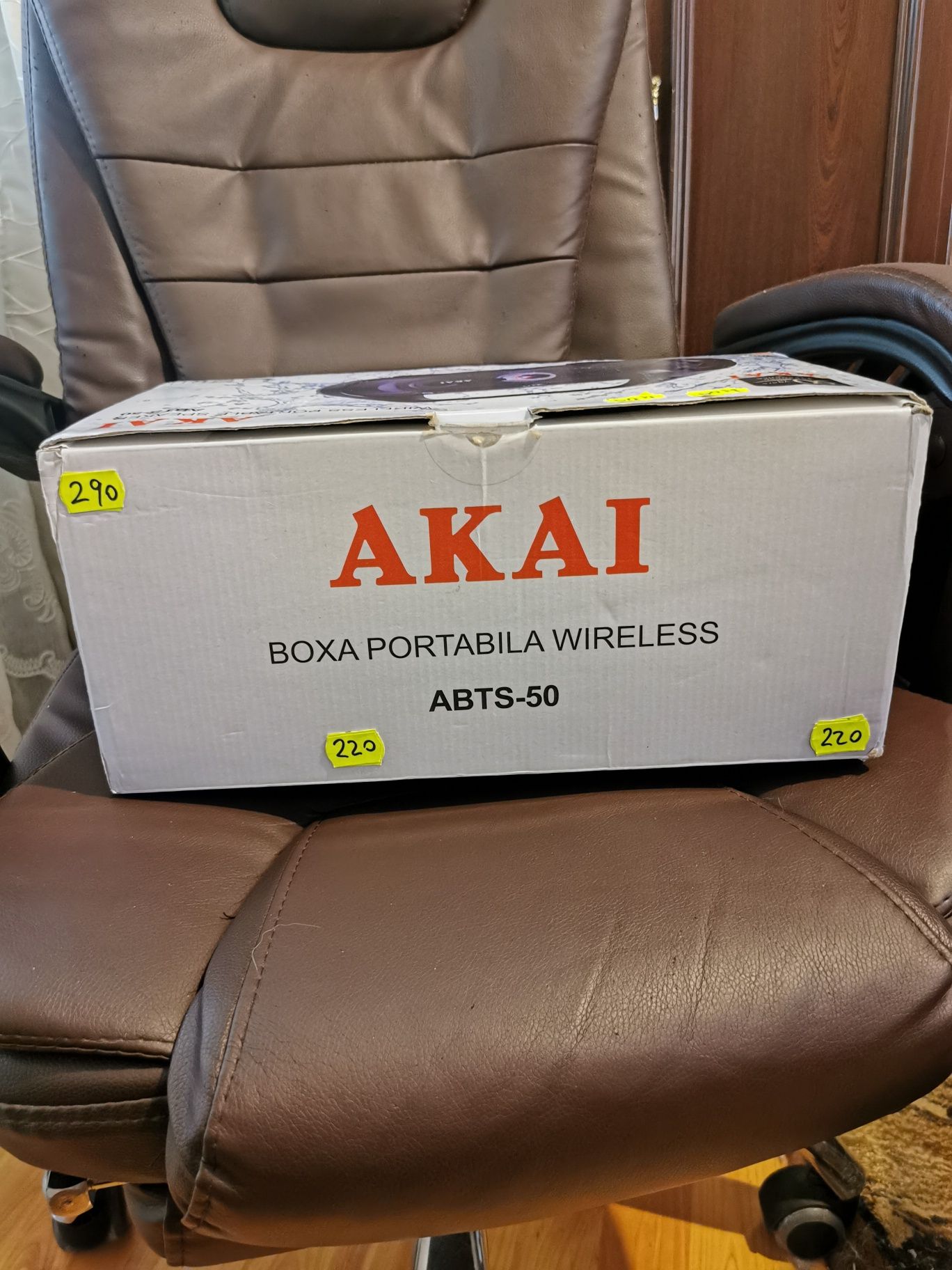 Boxa Akai portabilă