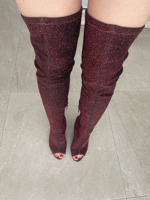 Cizme lungi cu varf decupat