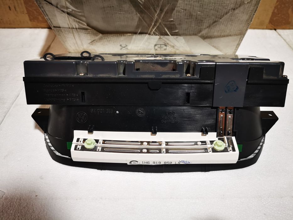 Ceasuri de bord noi originale in cutie Volkswagen Golf III / Vento