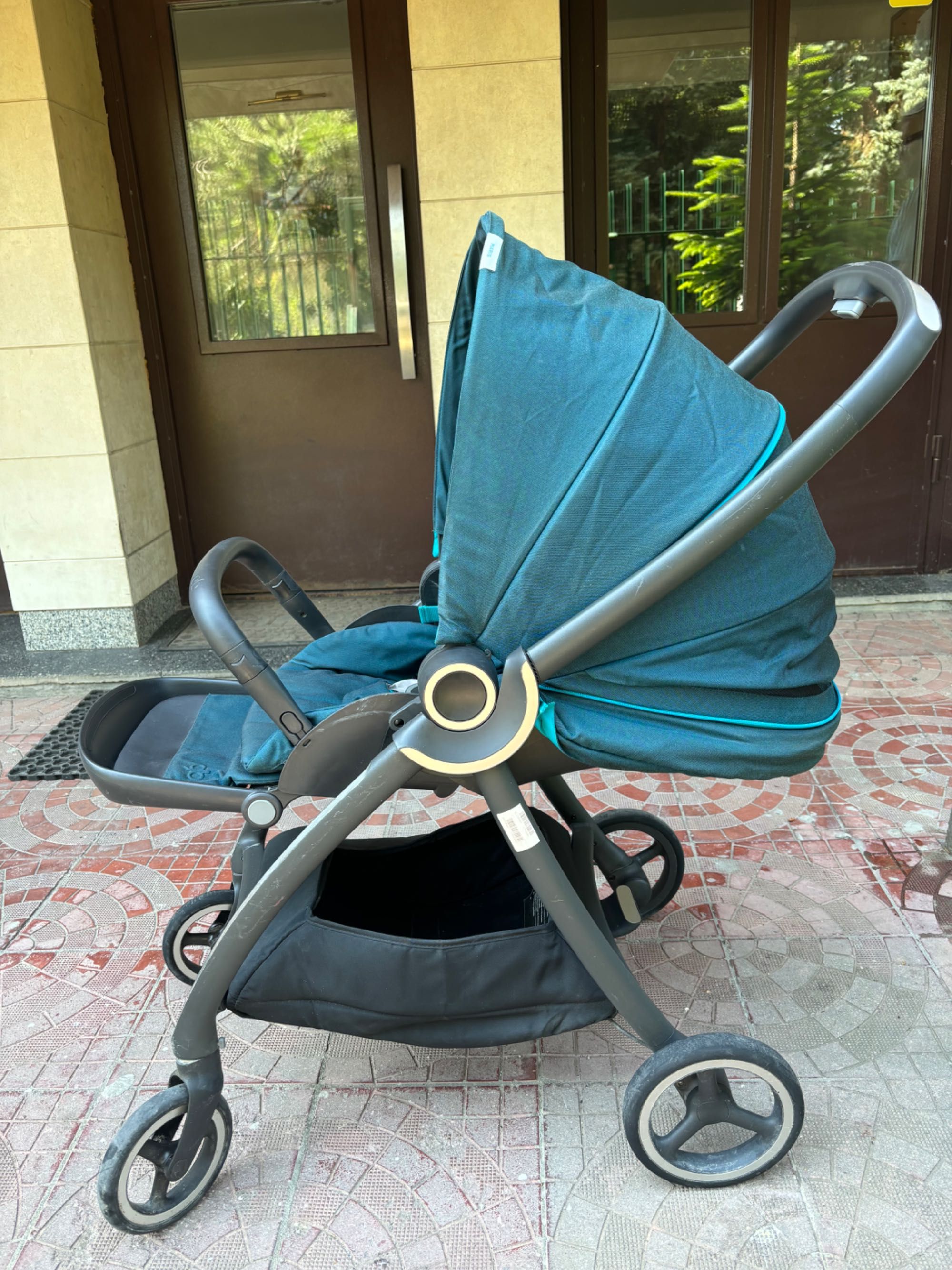 Бебешка количка GB и столче с ISOFIX Cybex
