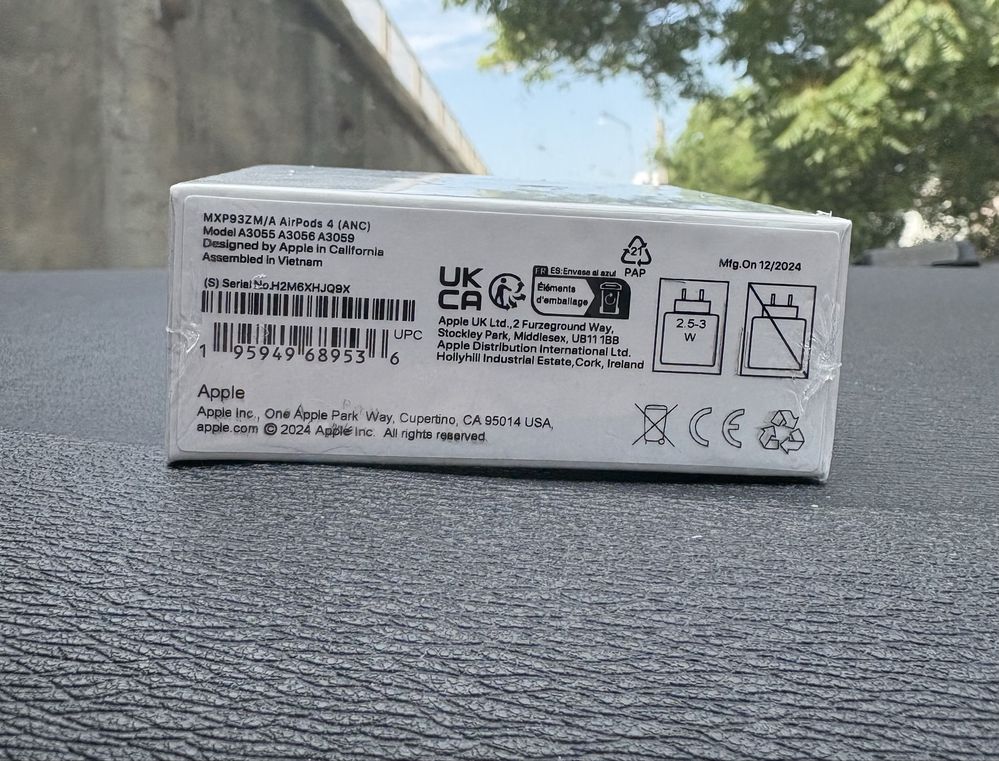 casti Airpods 4 noi !