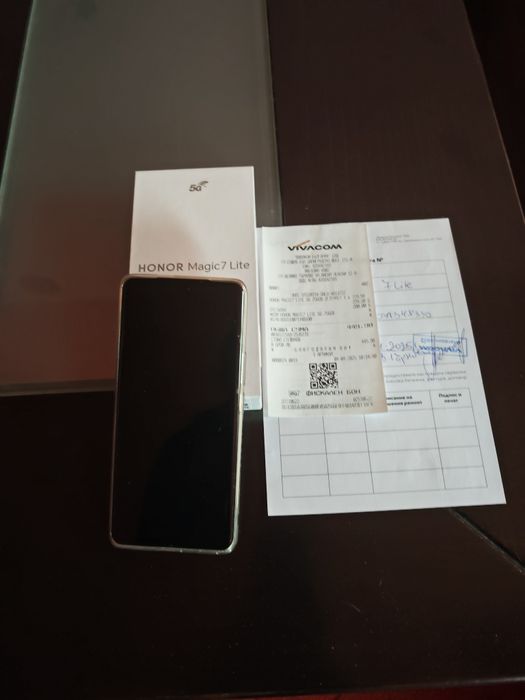 Продавам Хонор маджик 7 лайт!