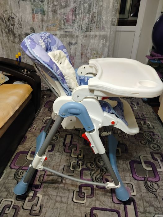 Детский столик для кормления