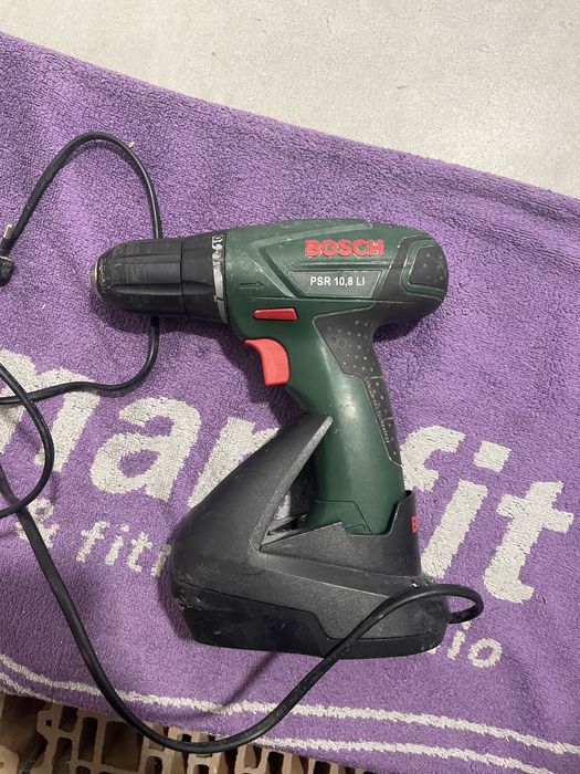 Bormasina cu acumulator si incarcator bosch