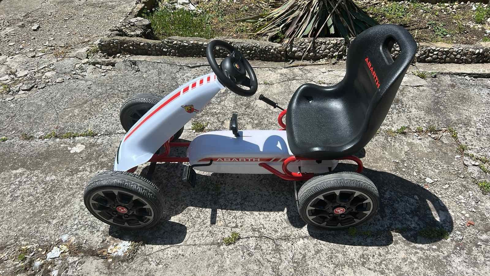 Детска картинг кола abarth 500 assetto corse