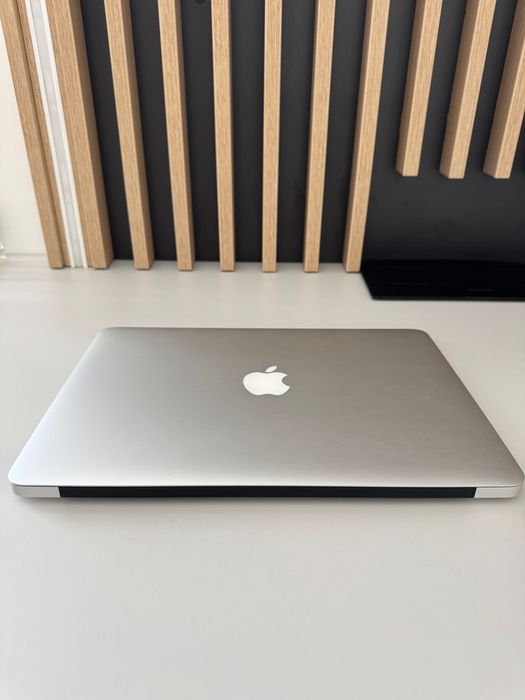 MacBook Air 13” (2017) – i5 / 8GB RAM / 128GB SSD