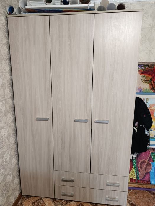 Шкаф для вещей и белья