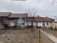 Тухлена къща с гараж и кладенец в гр. Горна Оряховица, област Велико