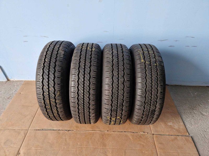 4 броя Летни бусови Гуми с джанти R16C 215/70 Hankook-Hyundai