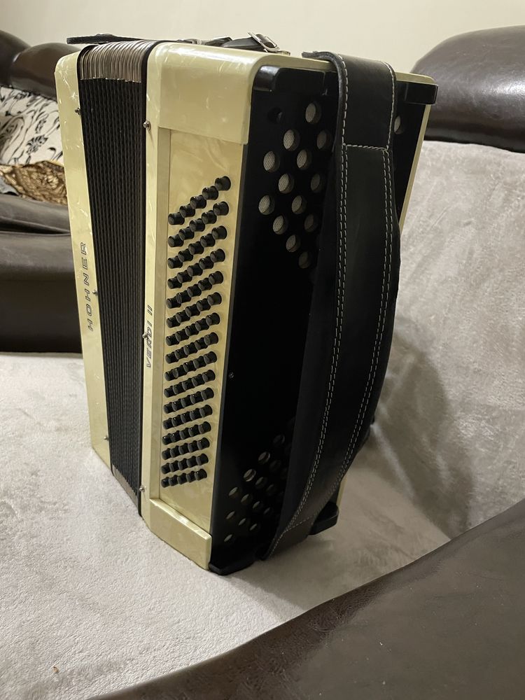 Acordeon de vanzare Verdi 2 in sita 80 de basii