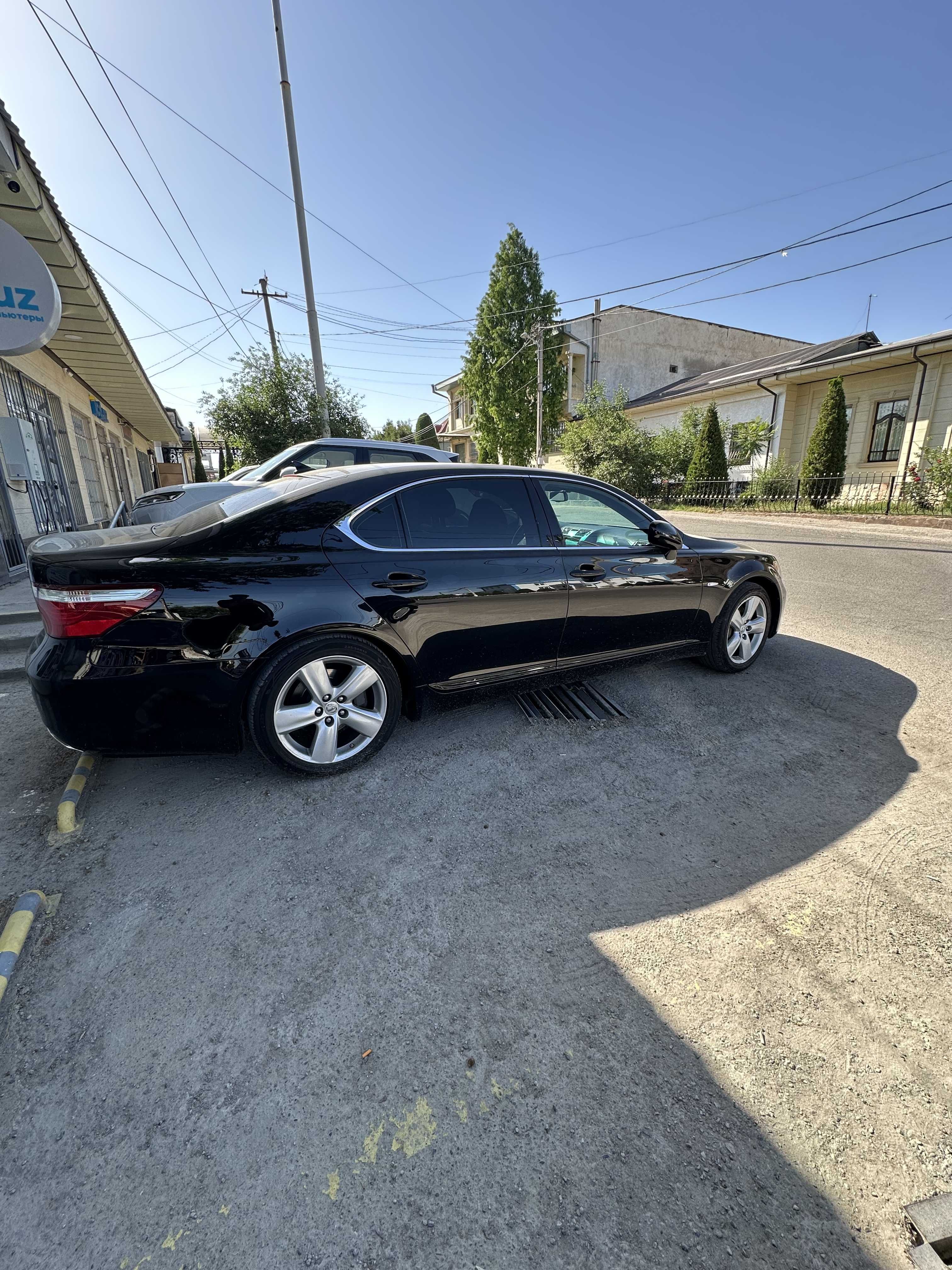 Lexus LS460L Executive Edition Роскошь и Совершенство с мин. пробегом