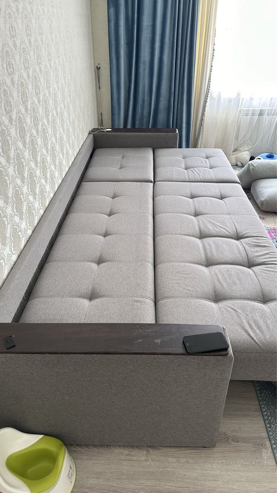 Продам диван 3.30