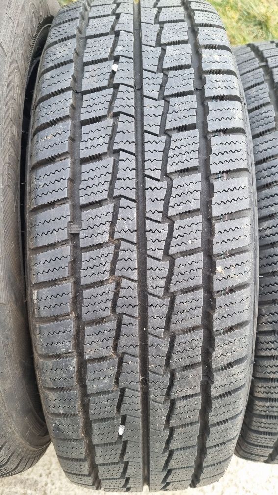 Jante tabla R16 5x114,3 cu anvelope m+s Hankook 215/70R16C