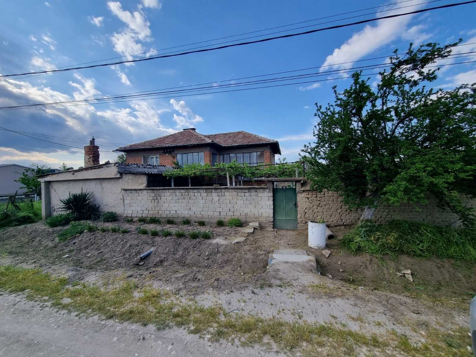 Продава КЪЩА,с.Стряма,област Пловдив