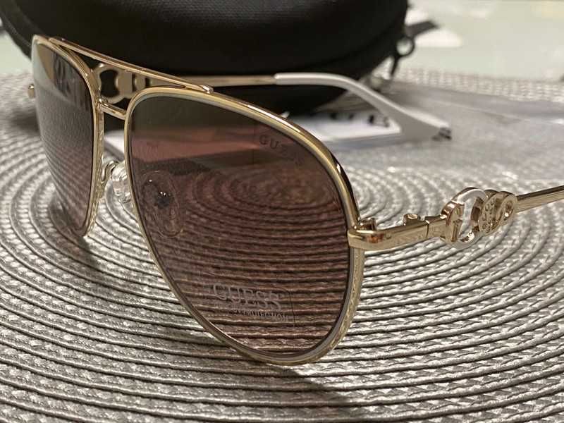 Оригинални дамски слънчеви очила Guess -45%