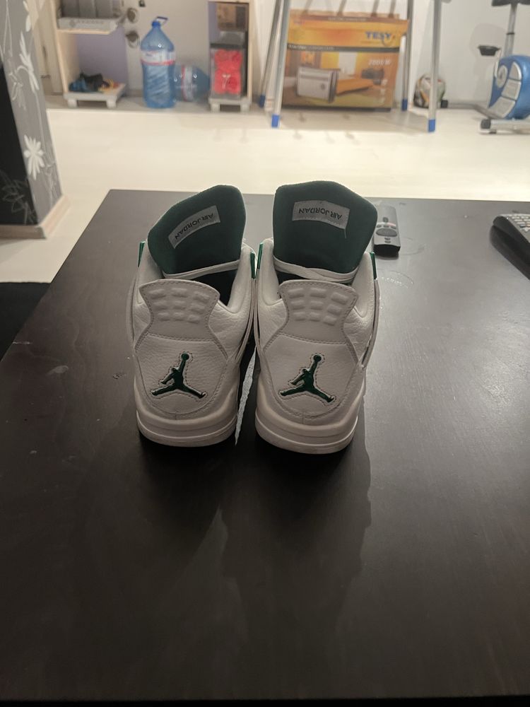 Air jordan 4 Retro metallic green