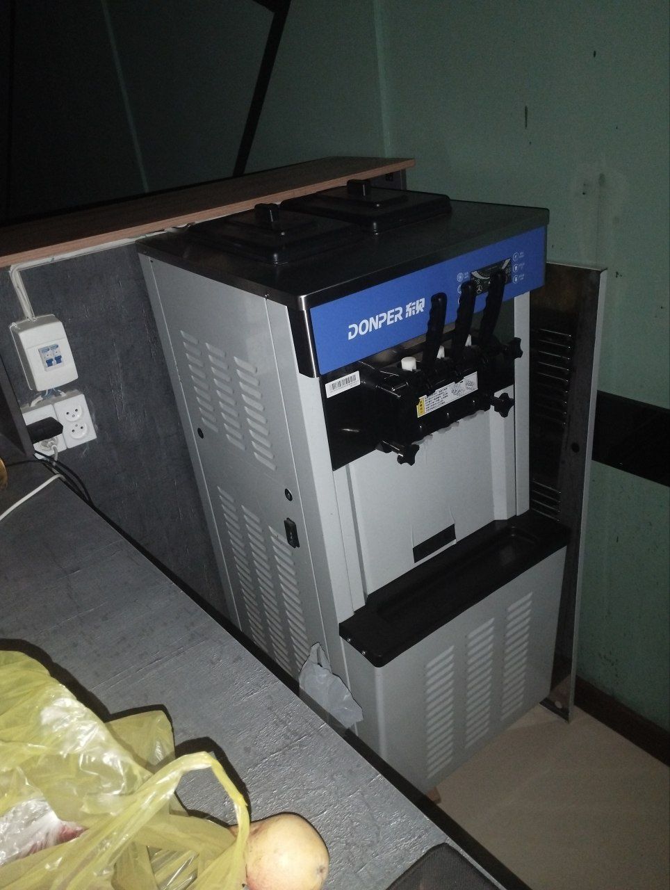 Frezer marojni aparat